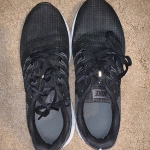 Nike shoes-almost brand new